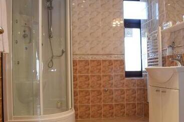 پانسیون Guest House Vila Lujza