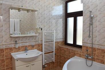 پانسیون Guest House Vila Lujza