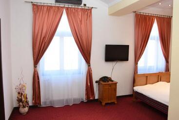 پانسیون Guest House Vila Lujza
