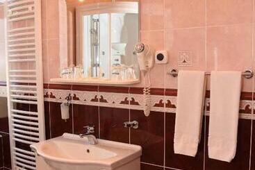 پانسیون Guest House Vila Lujza