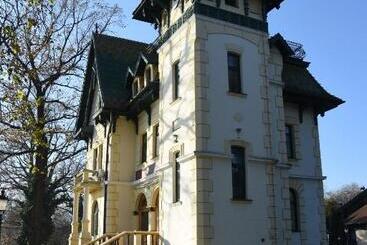 پانسیون Guest House Vila Lujza