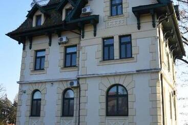 پانسیون Guest House Vila Lujza