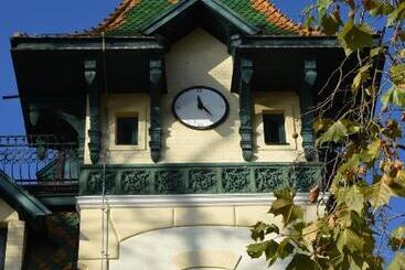 پانسیون Guest House Vila Lujza