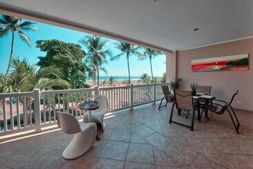 The Palms Ocean Club Resort