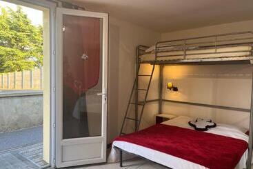 تختخواب و صبحانه Chambres D'hôtes Poirier Bazin