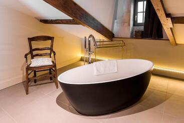 هتل Clos Castel Villas Spa