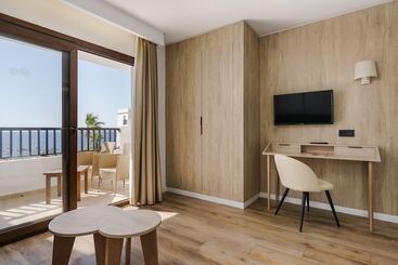 هتل Alua Suites Las Rocas
