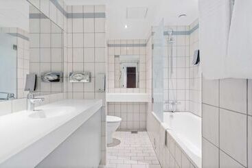 هتل Best Western Plus Airport