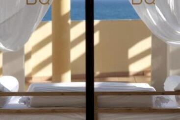 هتل Bq Andalucia Beach