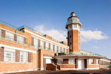 هتل Crowne Plaza Liverpool   John Lennon Airport, An Ihg