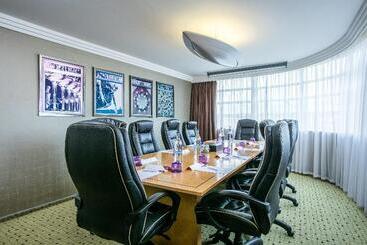 هتل Crowne Plaza Liverpool   John Lennon Airport, An Ihg