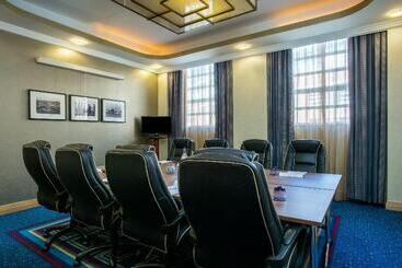 هتل Crowne Plaza Liverpool   John Lennon Airport, An Ihg