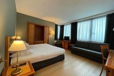 هتل Crowne Plaza Milan Linate, An Ihg