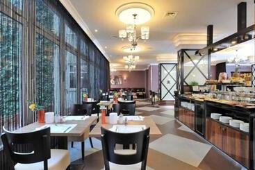 Carlton Hotel Buda Castle