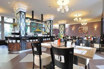 Carlton Hotel Buda Castle