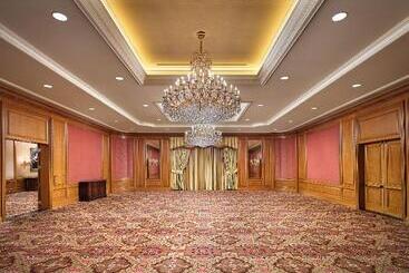 هتل Grand America