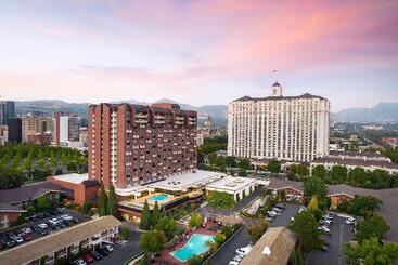 هتل Grand America
