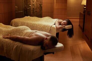 هتل Grand America