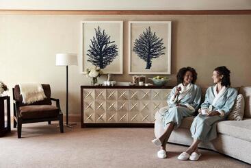 هتل Grand America