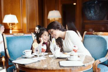 هتل Grand America