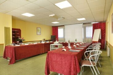 هتل Ikar   Fasthôtel Blois