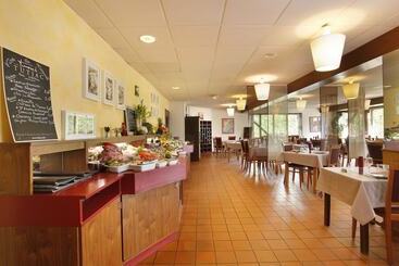 هتل Ikar   Fasthôtel Blois