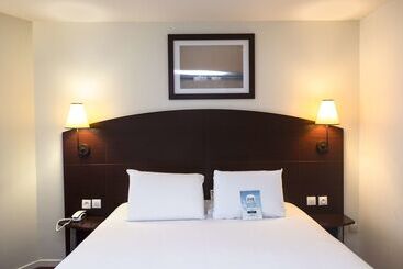 فندق Kyriad Chateauroux