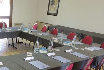 هتل Kyriad Chateauroux