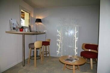هتل Kyriad Chateauroux