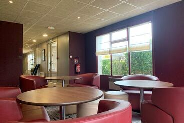 هتل Kyriad Chateauroux  Saint Maur
