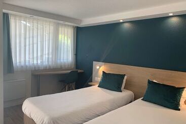 هتل Kyriad Chateauroux  Saint Maur