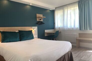 هتل Kyriad Chateauroux  Saint Maur