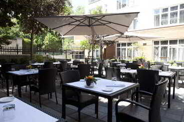 هتل Saint Sulpice Montréal