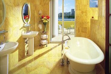 هتل Mandarin Oriental Miami