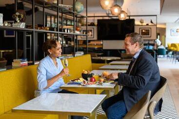 هتل Mercure Neu Isenburg