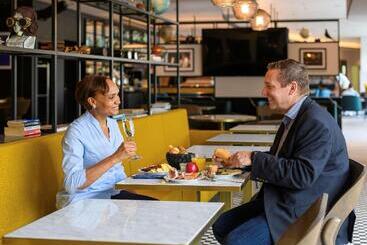 هتل Mercure Neu Isenburg