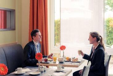 هتل Mercure Neu Isenburg