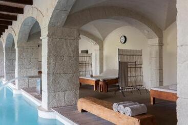 هتل Peralada Wine Spa & Golf