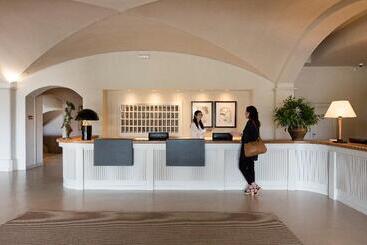 هتل Peralada Wine Spa & Golf