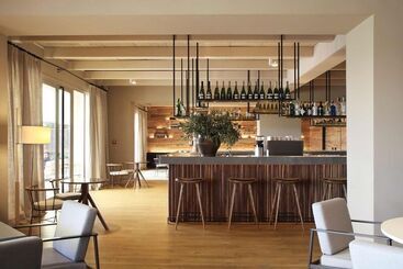 هتل Peralada Wine Spa & Golf