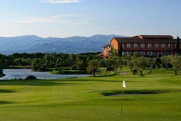 هتل Peralada Wine Spa & Golf