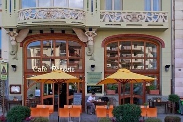 ホテル Restaurant Pessets & SPA