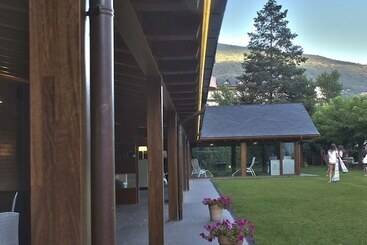 ホテル Restaurant Pessets & SPA