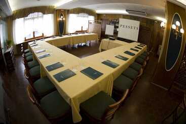 ホテル Restaurant Pessets & SPA