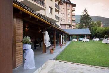 ホテル Restaurant Pessets & SPA