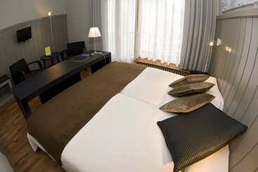 ホテル Restaurant Pessets & SPA