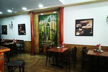 هتل Restaurante Logasasanti