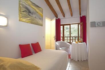 Fornalutx Petit Hotel   Bed & Breakfast - Fornalutx