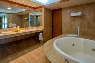 Sonesta Hotel El Olivar