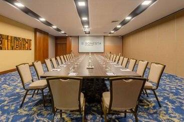 Sonesta Hotel El Olivar